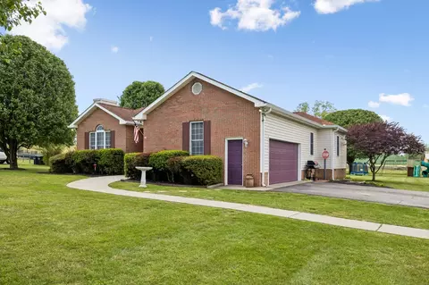 Exterior - 2075 Nikki Dr, Springfield, TN 37172 photo 3 of 18