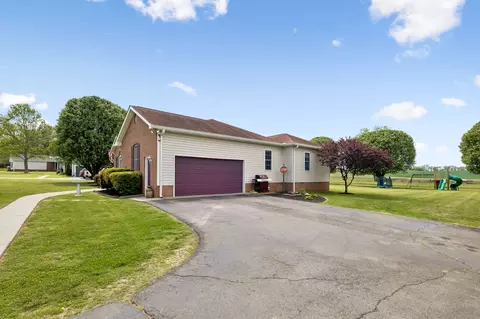 Exterior - 2075 Nikki Dr, Springfield, TN 37172 photo 17 of 18
