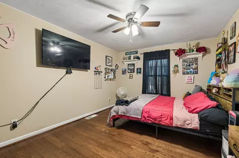 Bedroom - 2075 Nikki Dr, Springfield, TN 37172 photo 3 of 8