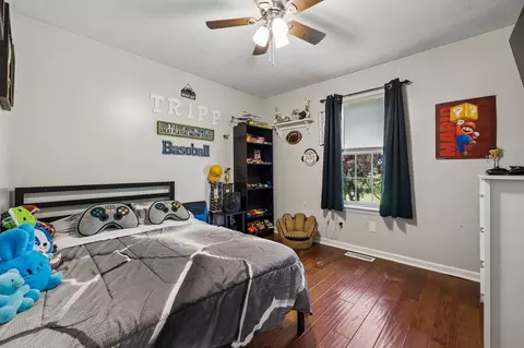 Bedroom - 2075 Nikki Dr, Springfield, TN 37172 photo 5 of 8
