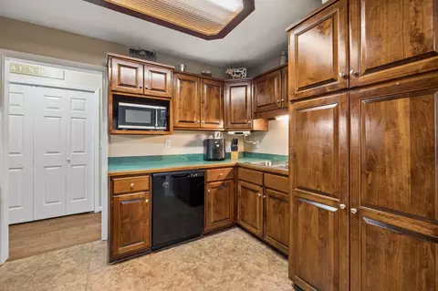 Kitchen - 2075 Nikki Dr, Springfield, TN 37172 photo 1 of 3