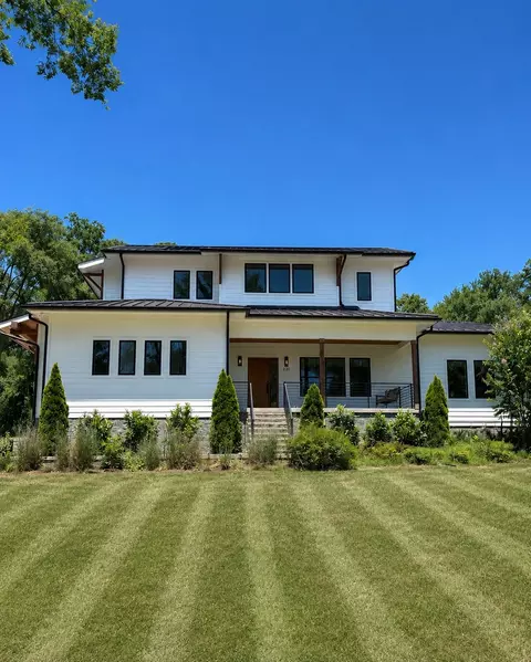 828 Russleo Dr, Nashville, TN 37209