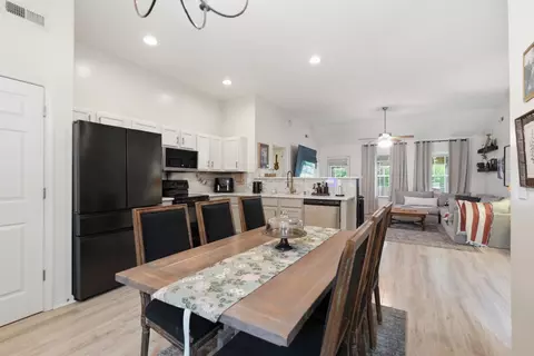 Dining - 1569 Ringwald Rd, Murfreesboro, TN 37130 photo 2 of 3