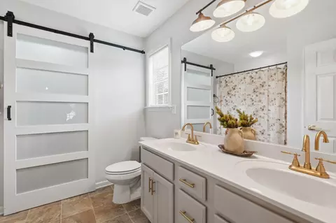 Bath - 1569 Ringwald Rd, Murfreesboro, TN 37130 photo 1 of 3