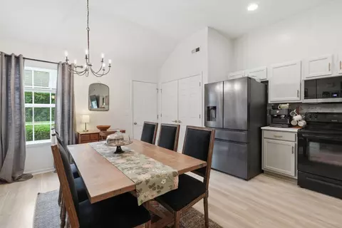 Dining - 1569 Ringwald Rd, Murfreesboro, TN 37130 photo 1 of 3