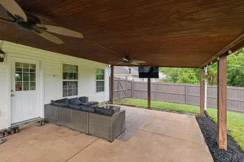 Exterior - 1569 Ringwald Rd, Murfreesboro, TN 37130 photo 2 of 9