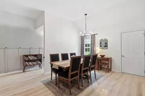 Dining - 1569 Ringwald Rd, Murfreesboro, TN 37130 photo 3 of 3