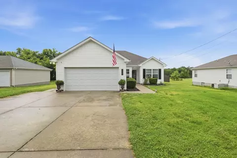 Exterior - 1569 Ringwald Rd, Murfreesboro, TN 37130 photo 5 of 9