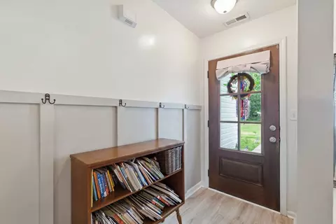 Entry Way - 1569 Ringwald Rd, Murfreesboro, TN 37130 photo 3 of 4
