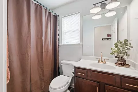 Bath - 1569 Ringwald Rd, Murfreesboro, TN 37130 photo 3 of 3