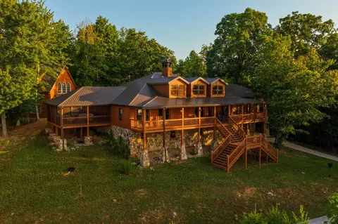 260 Lakeside Lodge Ln, Spring City, TN 37381