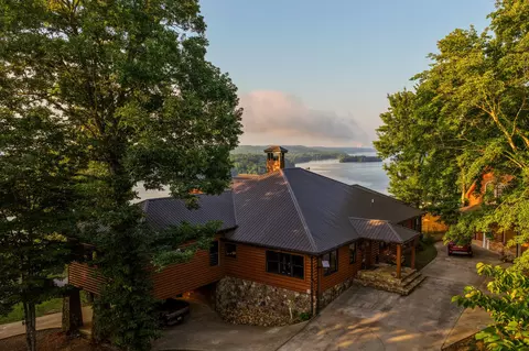 260 Lakeside Lodge Ln, Spring City, TN 37381