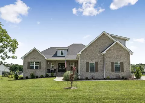 1035 Robert Lee Dr, Gallatin, TN 37066