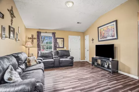 Other - 914 16th Ave E, Springfield, TN 37172 photo 1 of 12
