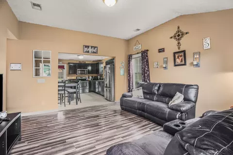Other - 914 16th Ave E, Springfield, TN 37172 photo 2 of 12