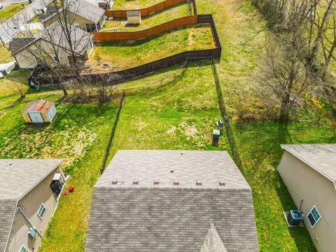 View/Area - 914 16th Ave E, Springfield, TN 37172 photo 2 of 9