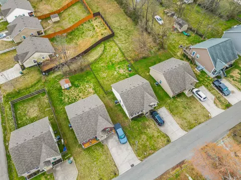 View/Area - 914 16th Ave E, Springfield, TN 37172 photo 6 of 9