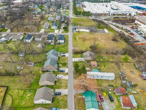 View/Area - 914 16th Ave E, Springfield, TN 37172 photo 4 of 9