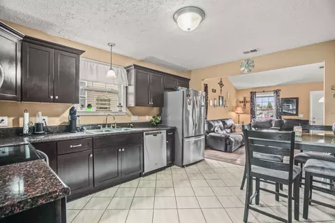 Kitchen - 914 16th Ave E, Springfield, TN 37172 photo 1 of 5