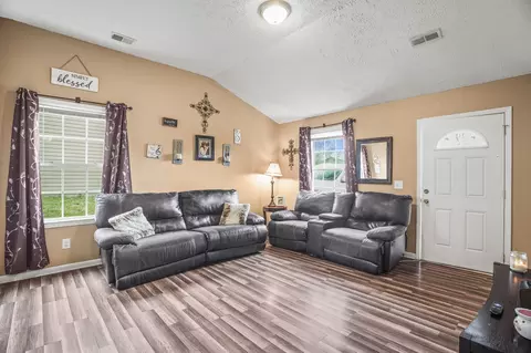 Other - 914 16th Ave E, Springfield, TN 37172 photo 3 of 12