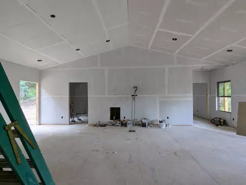 Living - 143 Casson Rd, Ocoee, TN 37361 photo 1 of 2