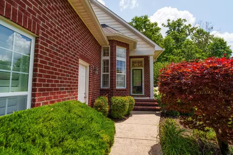 712 Maple Point Dr, Cookeville, TN 38501