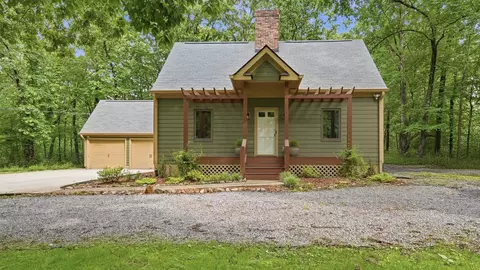 2604 Stewart Rd, Signal Mountain, TN 37377