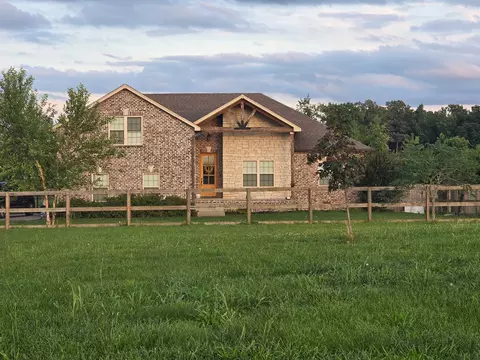 639 Jackson Rd, Portland, TN 37148