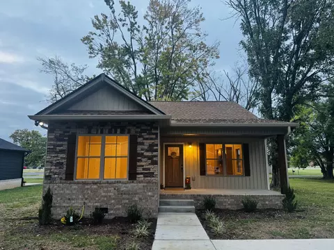 207 Strawberry St, Portland, TN 37148