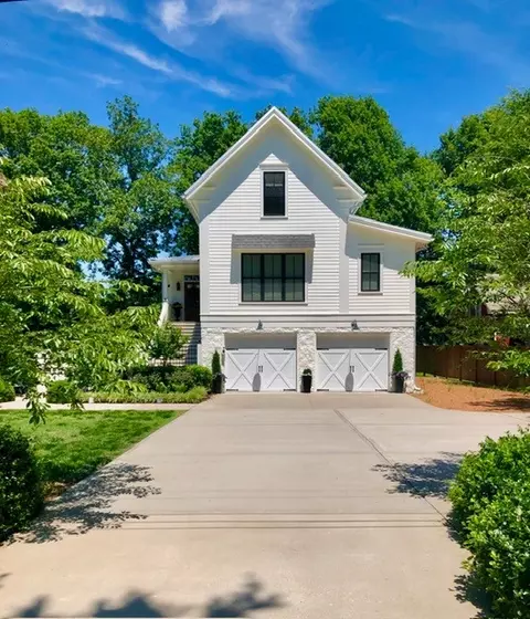 1711 Sycamore Beach Ct, Chapmansboro, TN 37035
