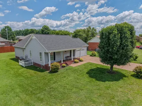 1102 Wedgewood Dr, Gallatin, TN 37066