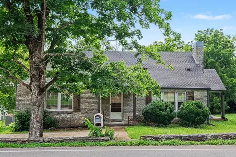 219 8th Ave S, Lewisburg, TN 37091
