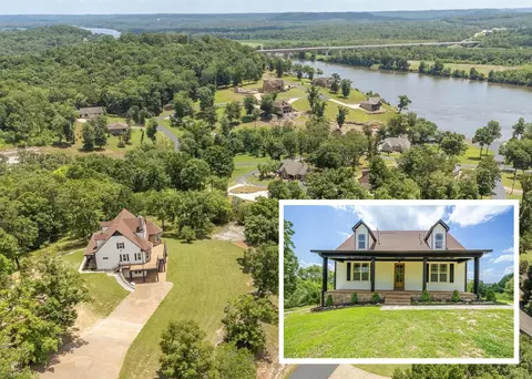 851 Rivers Edge Dr, Bath Springs, TN 38311