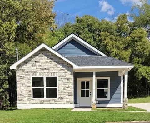 1203 End St #A, Columbia, TN 38401