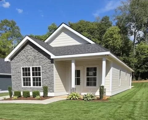 1203 End St #B, Columbia, TN 38401