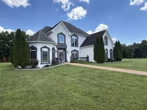 865 Butts Dr, Clarksville, TN 37042