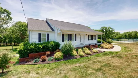 1909 Pointe Barton Dr, Lebanon, TN 37087