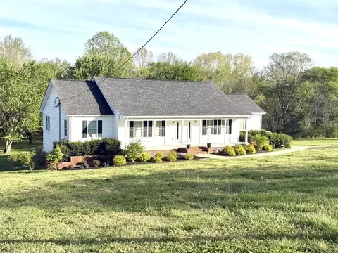 1909 Pointe Barton Dr, Lebanon, TN 37087