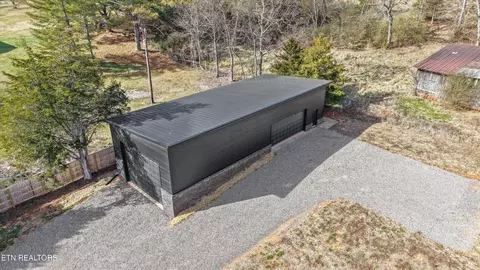 173 Ogle Dr, Sweetwater, TN 37874