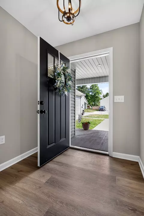 Entry Way - 100 Reece Rd, Baxter, TN 38544 photo 1 of 4