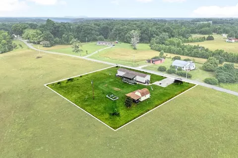 175 Humphrey Rd, Walling, TN 38587 photo 3