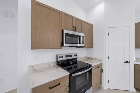 Kitchen - 701 Oak Grove Rd, Goodspring, TN 38460 photo 3 of 4