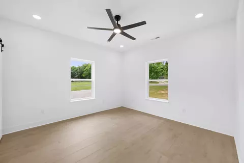 Bedroom - 701 Oak Grove Rd, Goodspring, TN 38460 photo 1 of 5