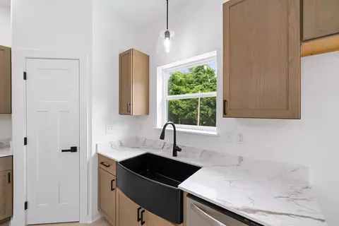 Kitchen - 701 Oak Grove Rd, Goodspring, TN 38460 photo 4 of 4