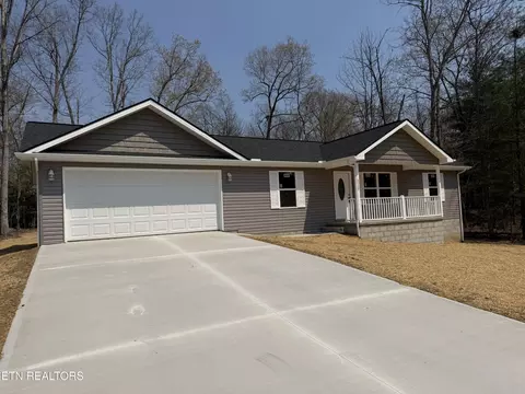 6029 Pocahontas Ln, Crossville, TN 38572
