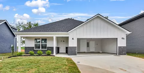 2677 Brewster Dr, Clarksville, TN 37042