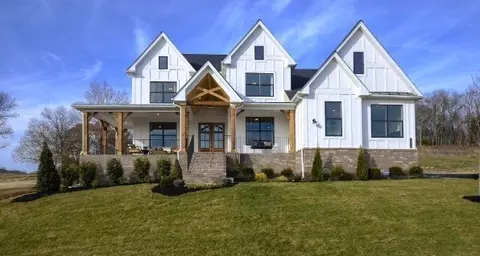 7281 Belvoir Dr, Fairview, TN 37062