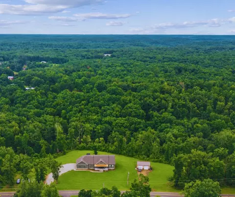 217 Rockhouse Rd, Hohenwald, TN 38462
