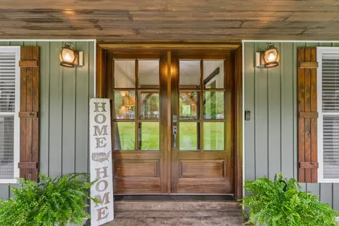 217 Rockhouse Rd, Hohenwald, TN 38462