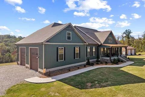 217 Rockhouse Rd, Hohenwald, TN 38462